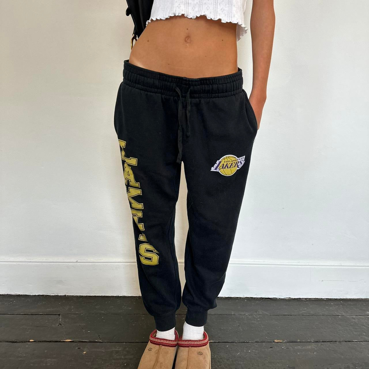 Vintage black Lakers sweatpants