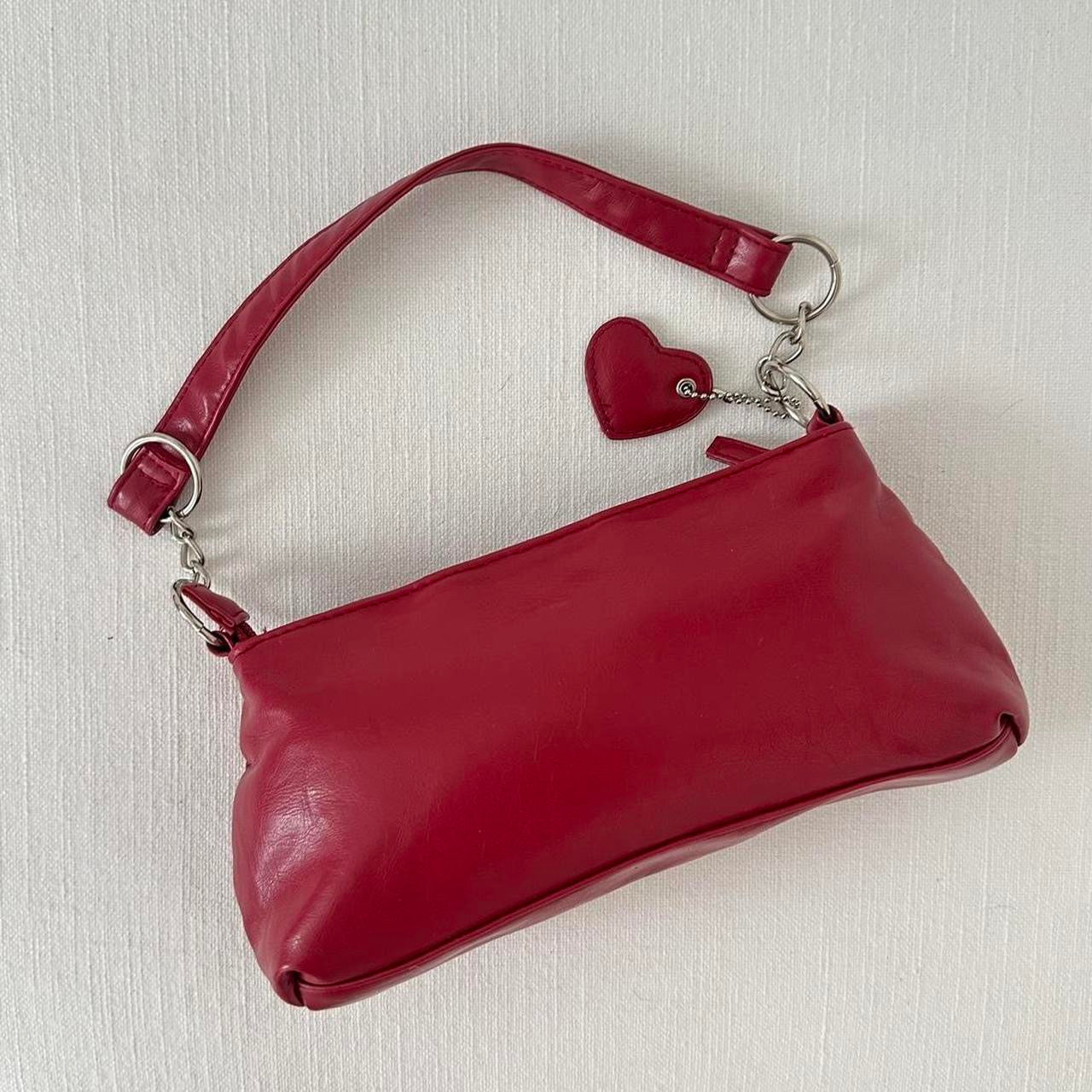 Vintage 90’s red heart charm shoulder bag