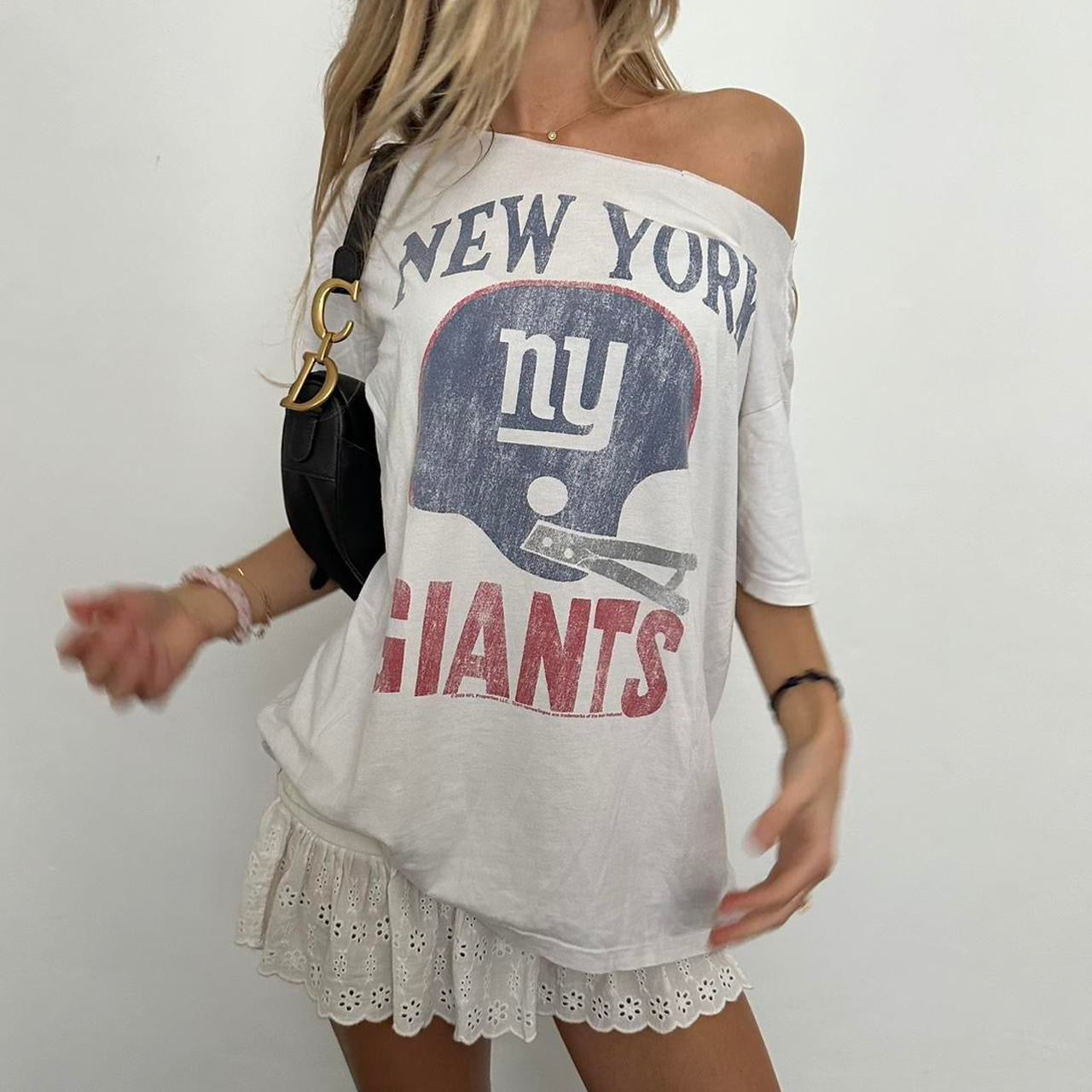 Vintage 90’s New York Giants off the shoulder top 🩷