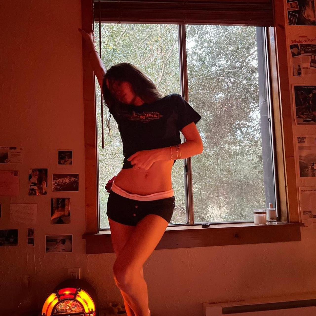 Vintage 90’s Farm Girl pink and black baby tee