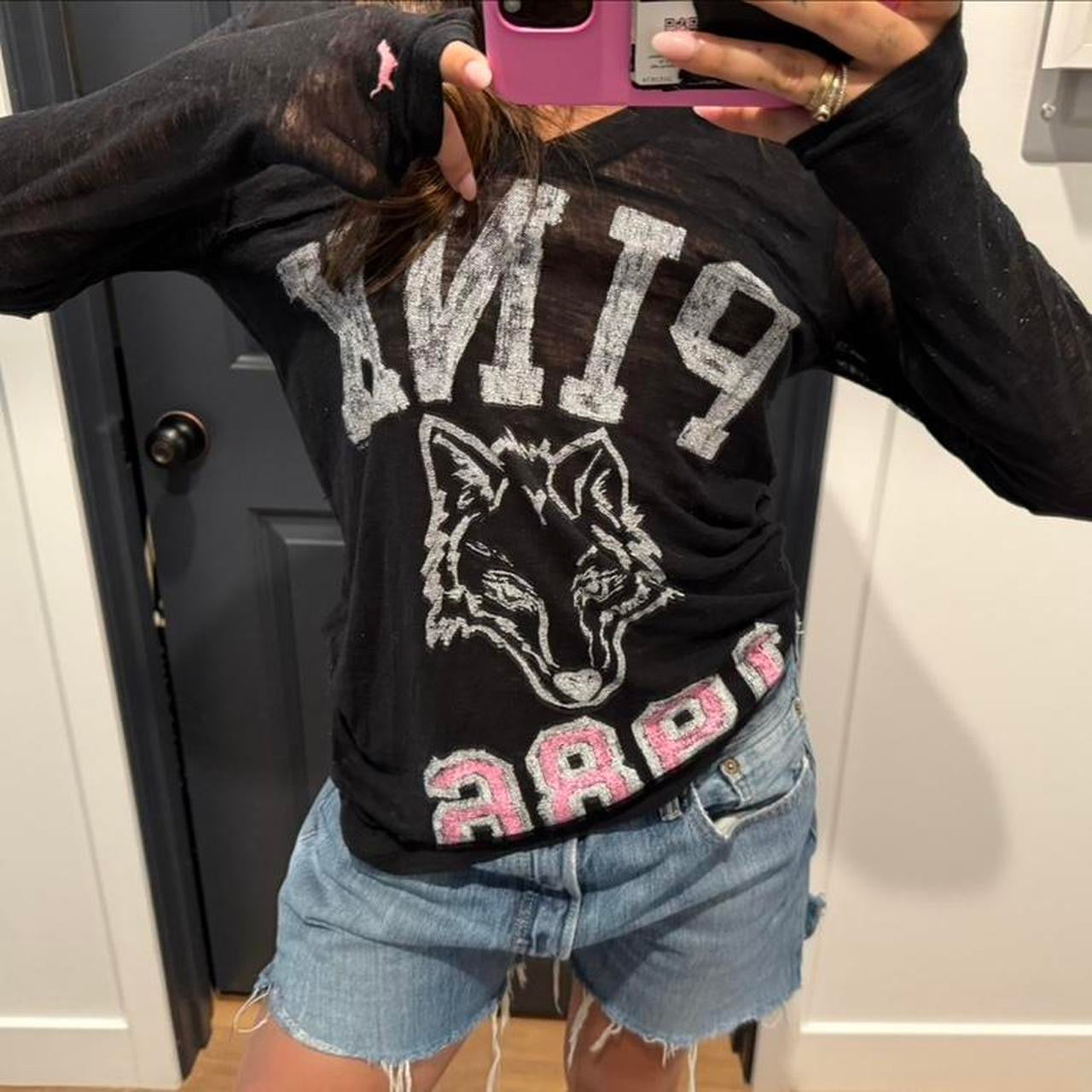 Vintage Victoria’s Secret wolf black graphic long sleeve top