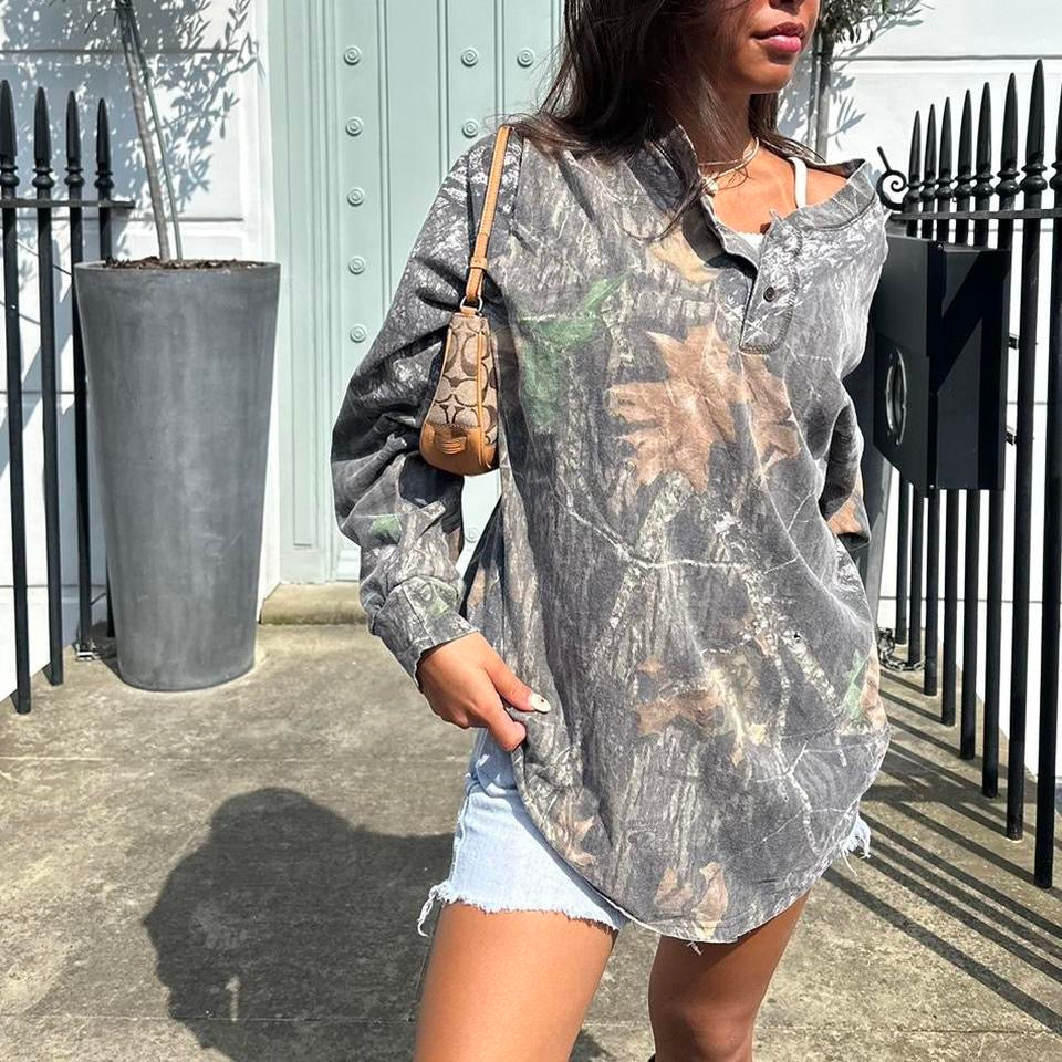 Vintage 90’s long sleeves camouflage top