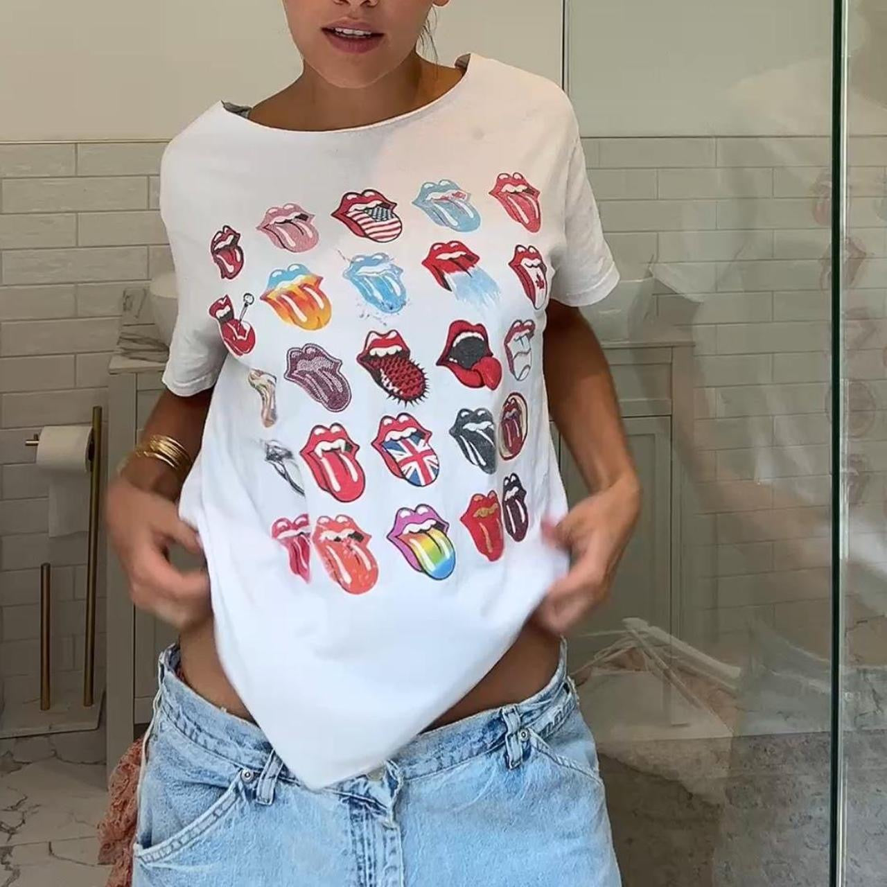 Vintage Rolling Stones off the shoulder top 🧸