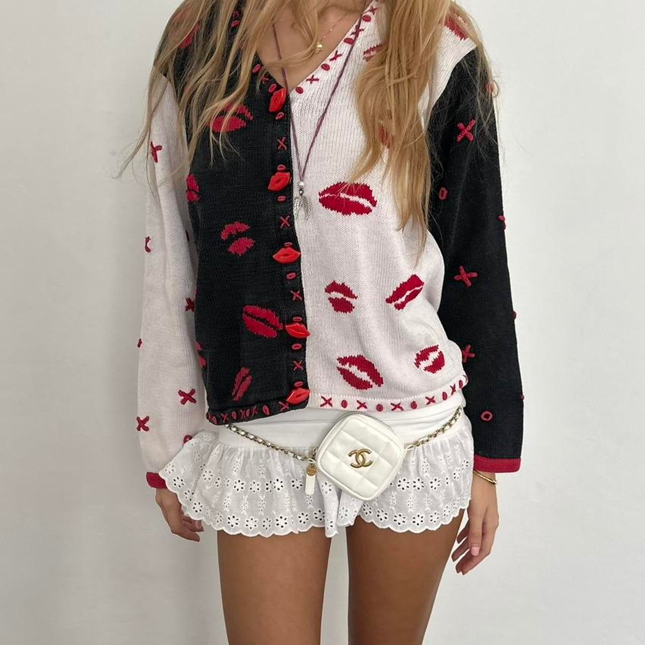Vintage 90’s embroidered lips cardigan
