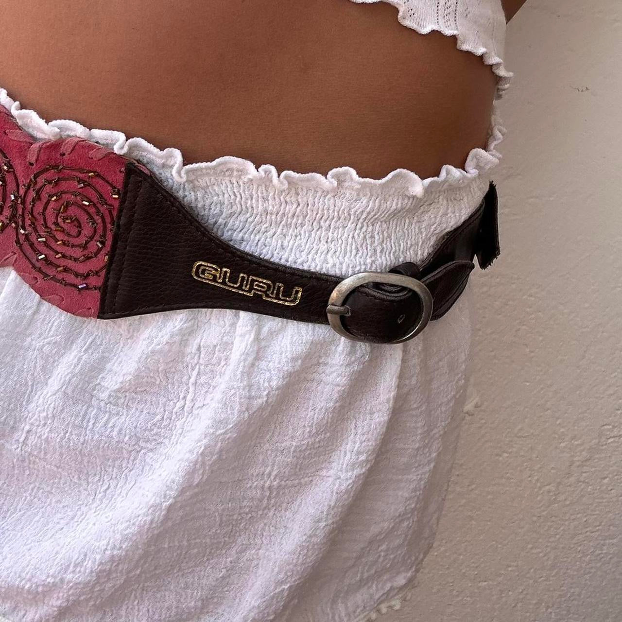 Vintage 90’s pink leather belt 🌺