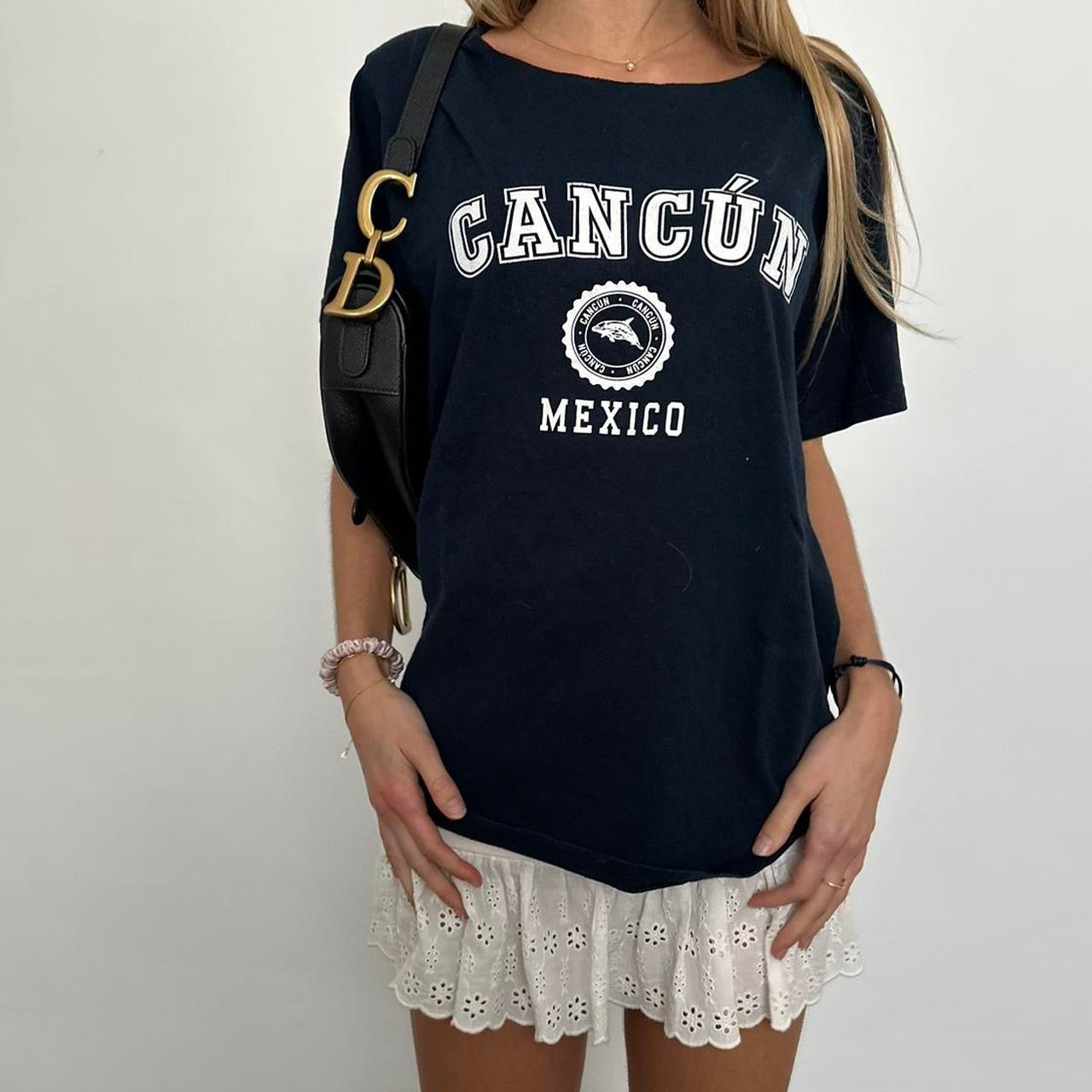 Vintage 90’s Cancún Mexico off the shoulder tee