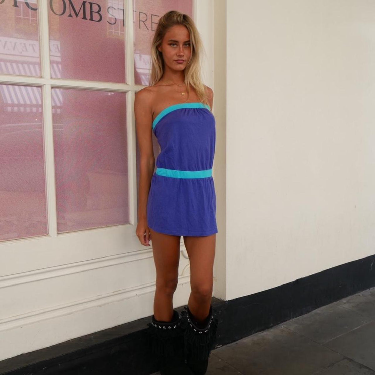 Vintage 00’s blue strapless mini dress