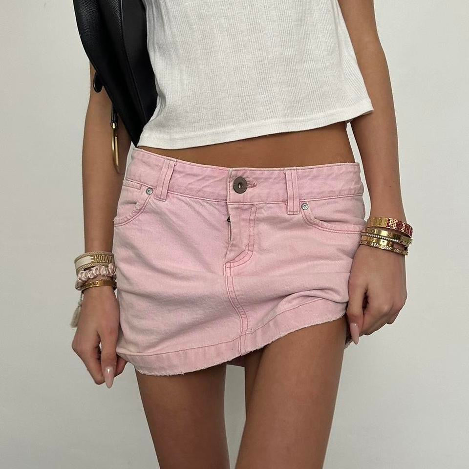 Vintage 2000’s vintage pink mini denim skirt