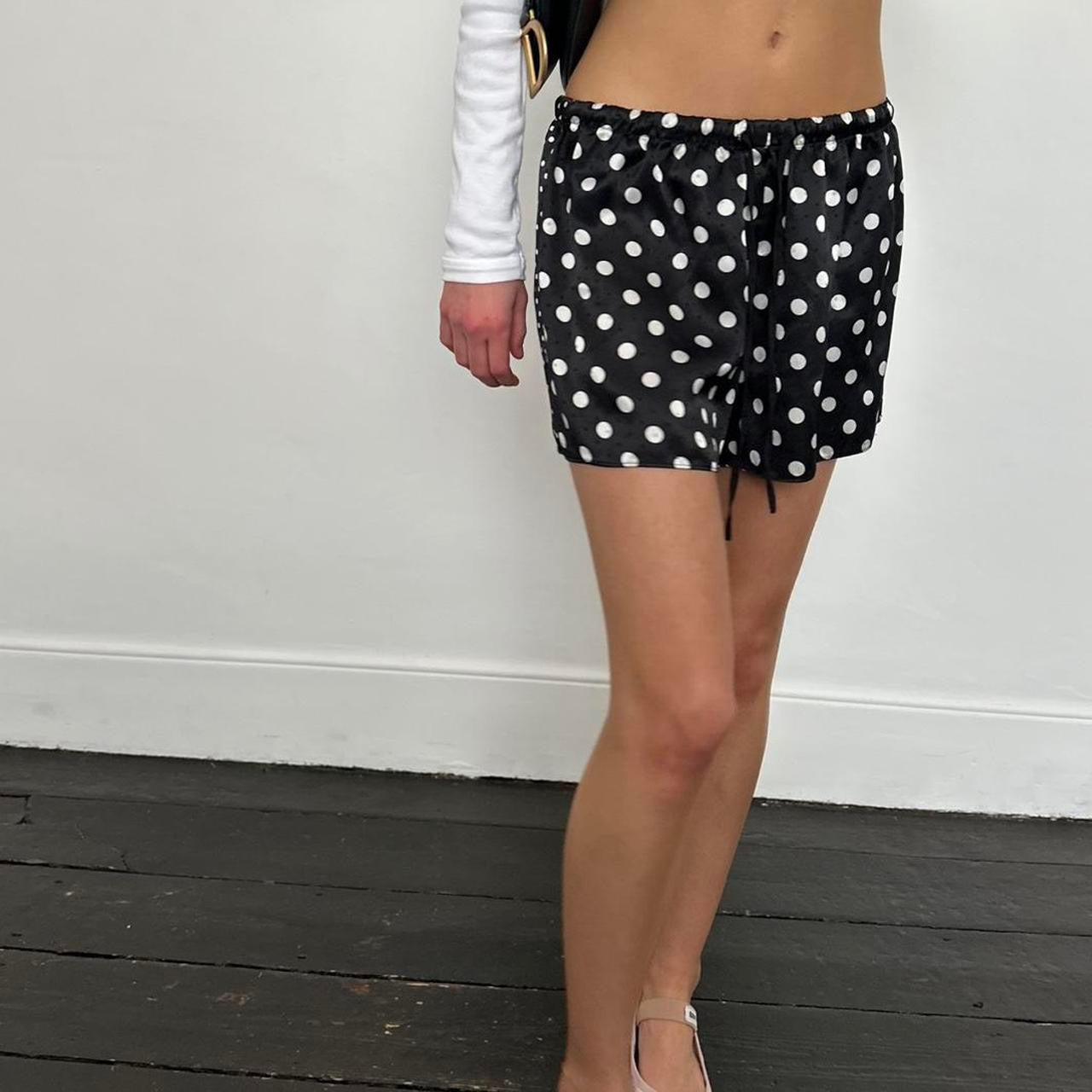 Vintage 90’s white and black polka dots shorts