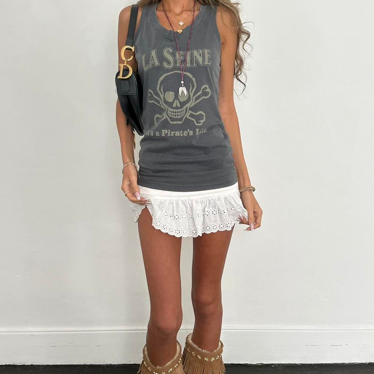 Vintage 00s grey skull and crossbones top