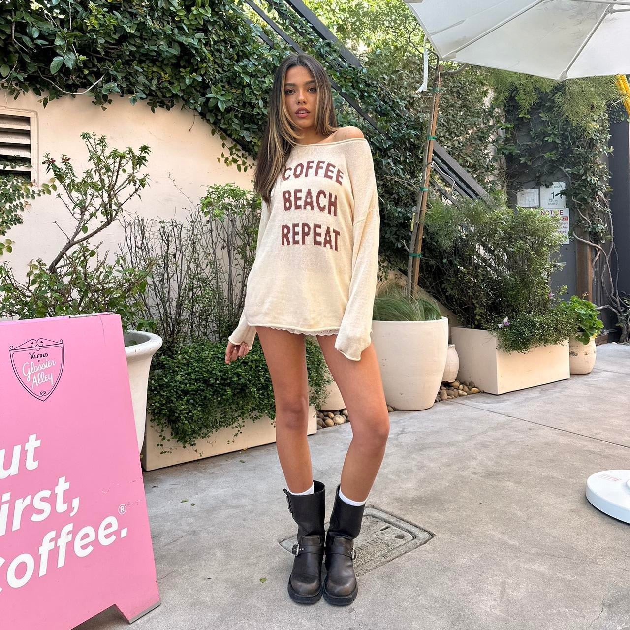 Vintage 2000’s coffee beach repeat sweater