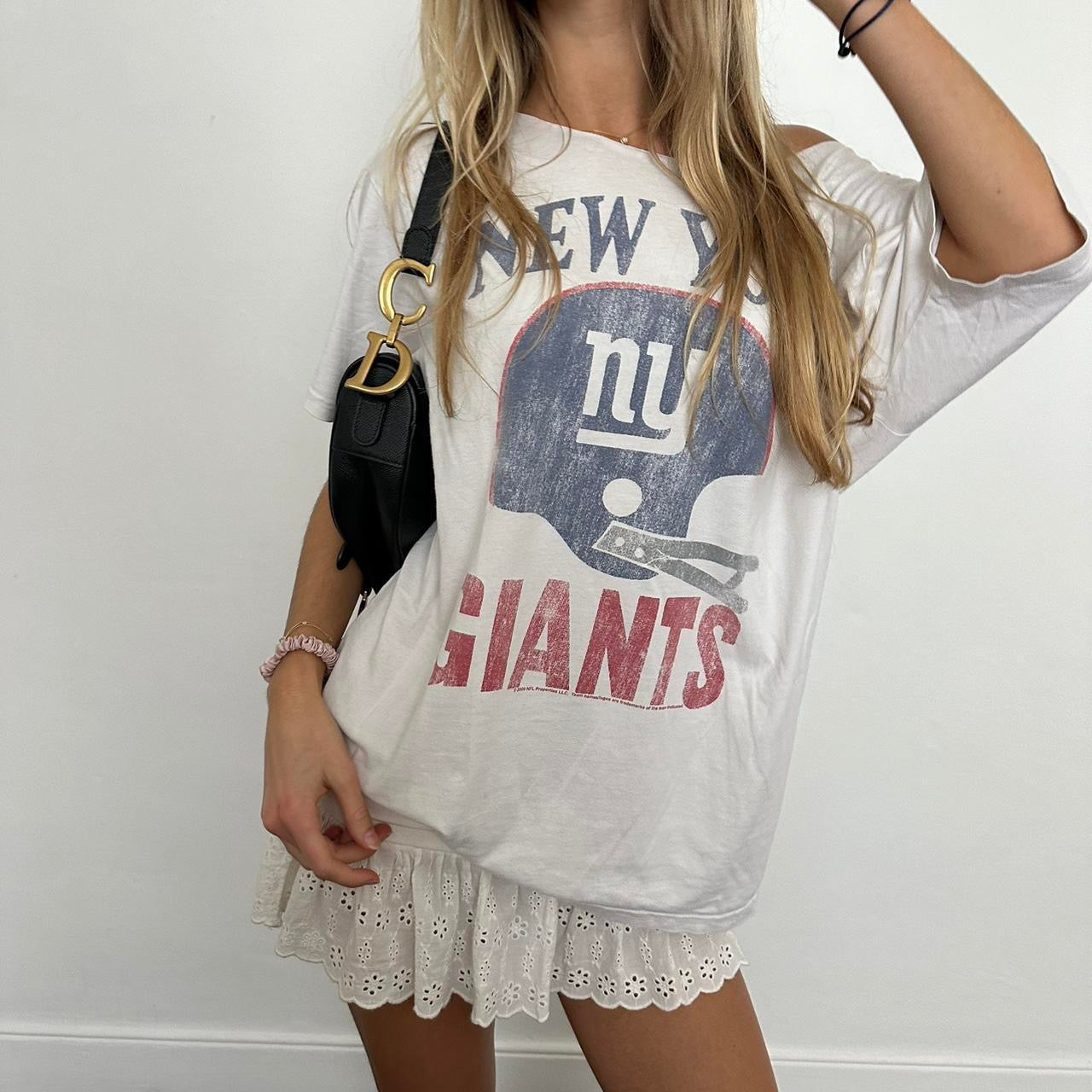 Vintage 90’s New York Giants off the shoulder top 🩷