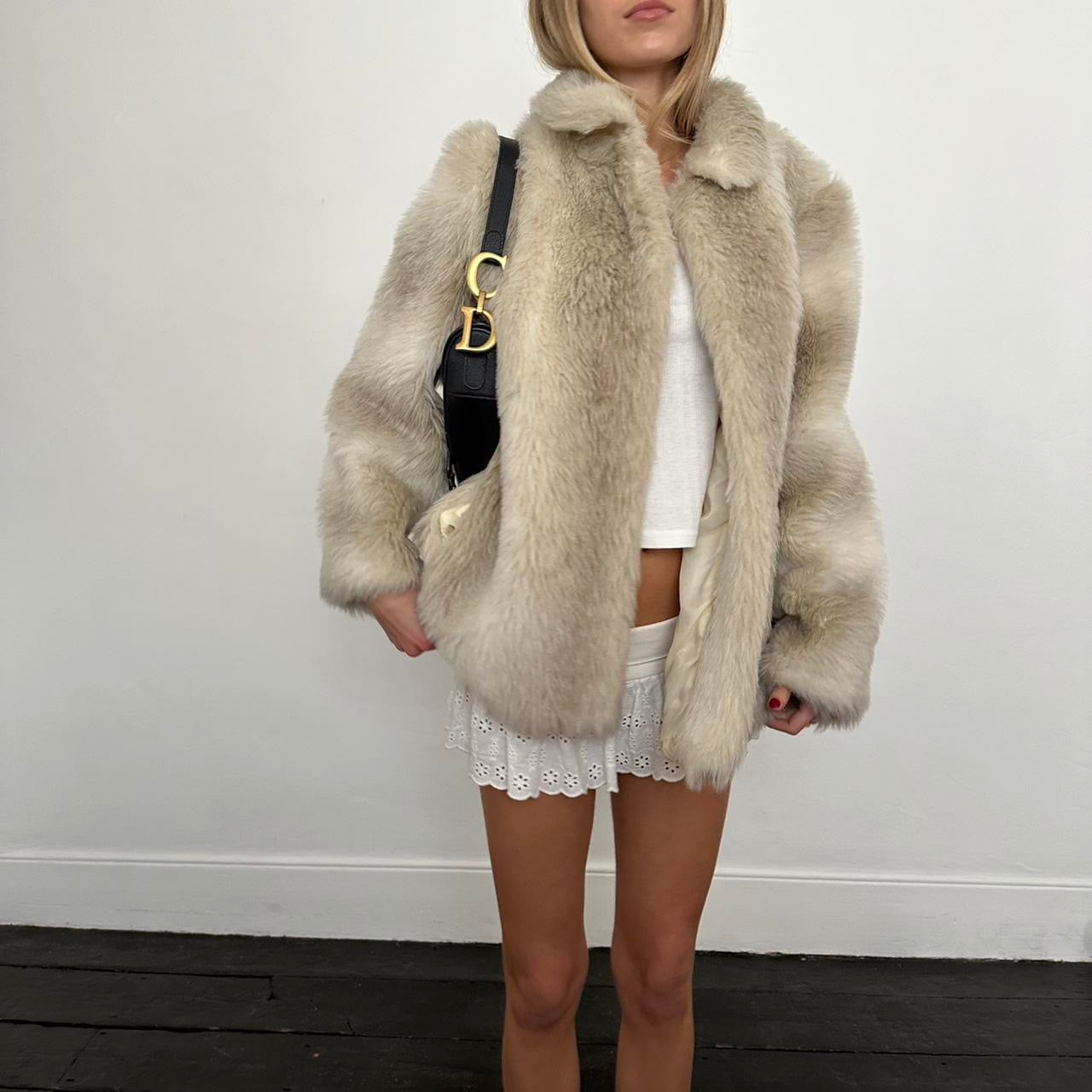 Vintage 2000’s light grey & white faux fur jacket