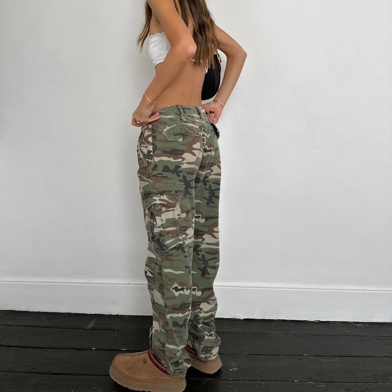 Vintage camouflage cargo oversized pants