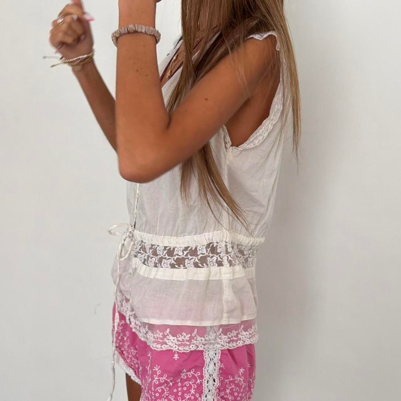 Vintage 90’s white lace boho top