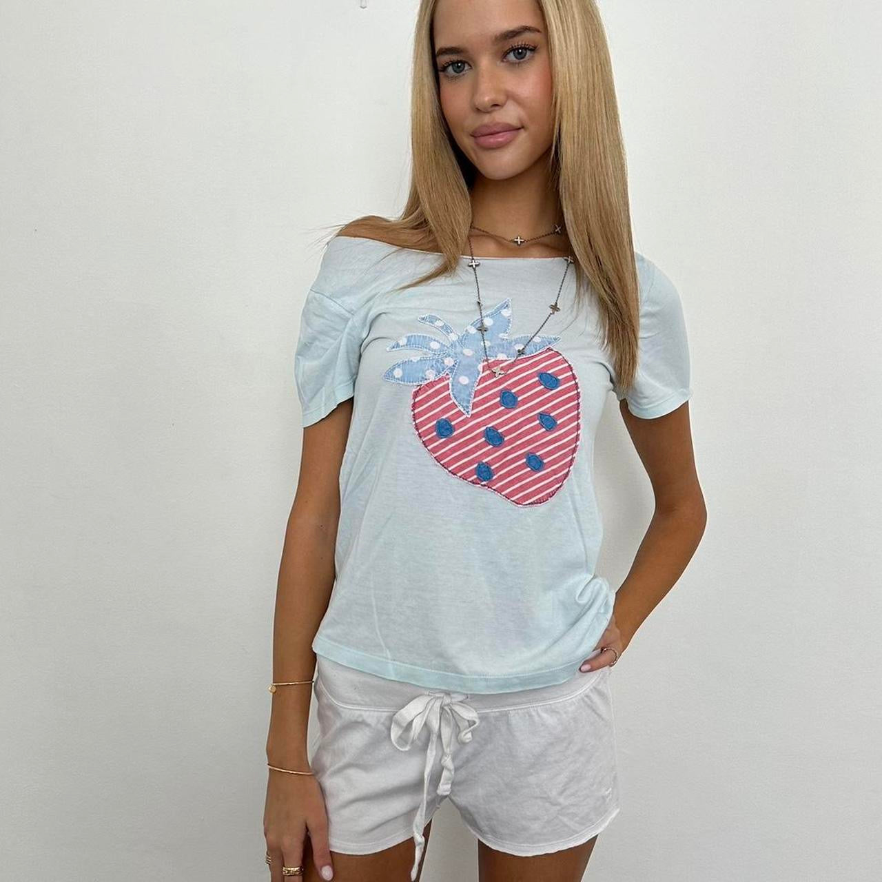 Vintage strawberry tee