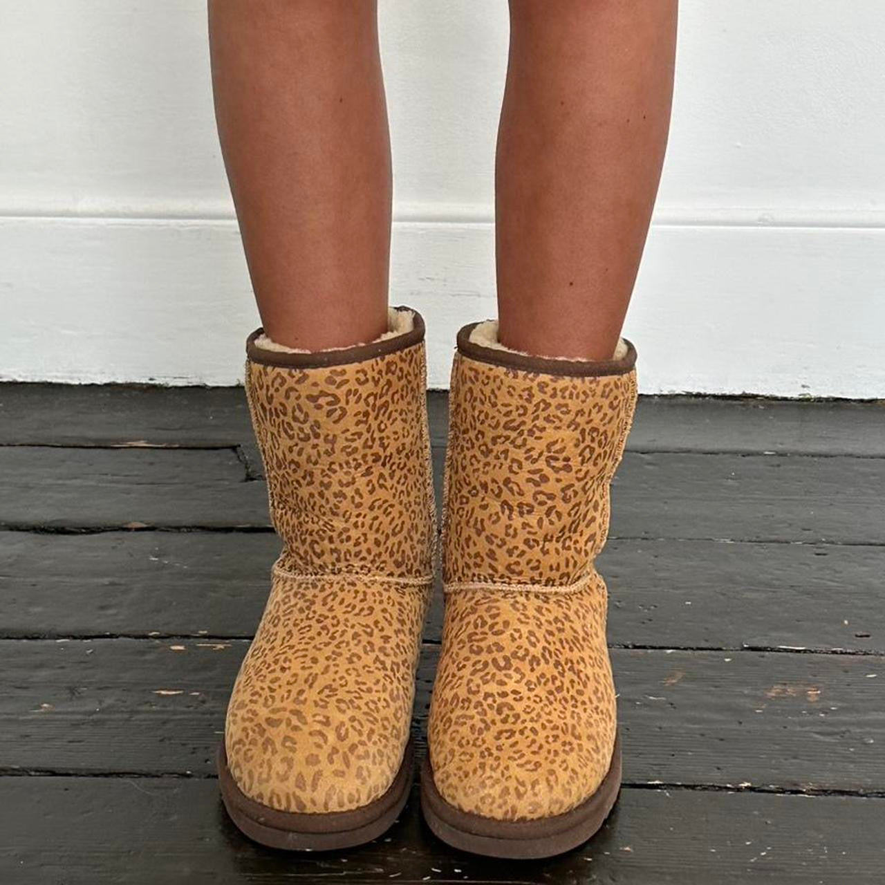 Vintage 00s leopard print Ugg boots