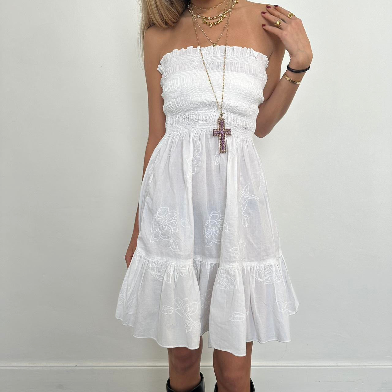 Vintage white 90s strapless dress 🌙