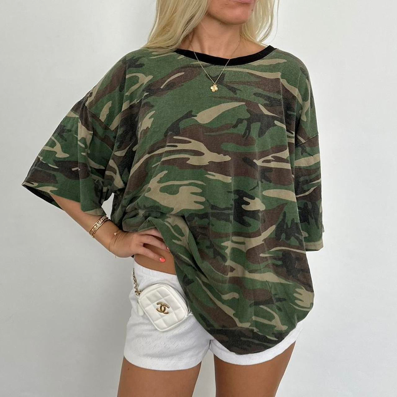 Vintage 90’s camouflage oversized soft top