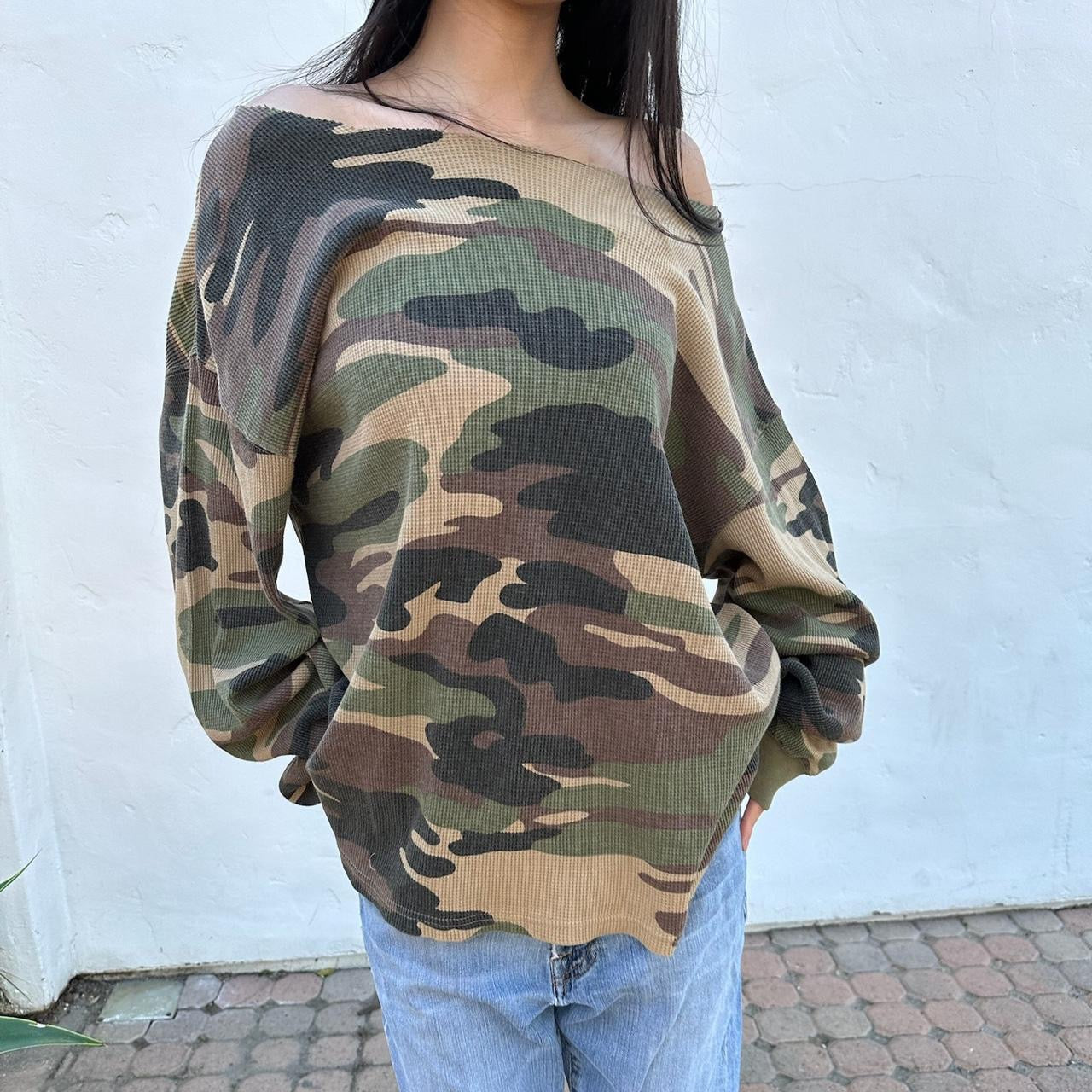 Vintage 90’s camouflage long sleeve top