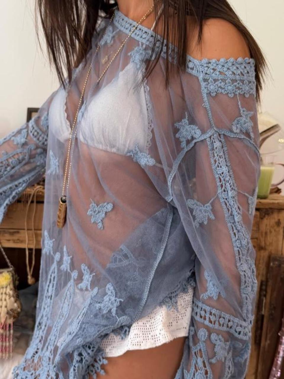Vintage 00s blue lace layering top