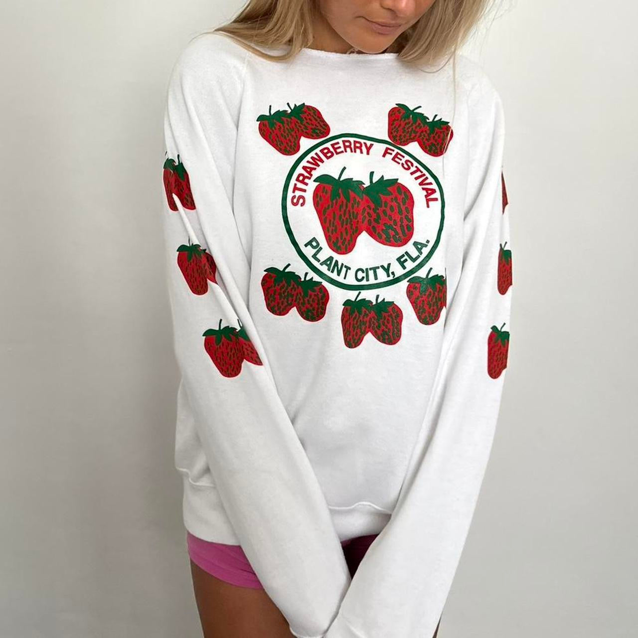 Vintage 90’s strawberry sweatshirt