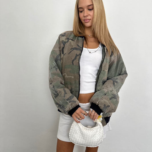 Vintage 90’s camouflage bomber jacket