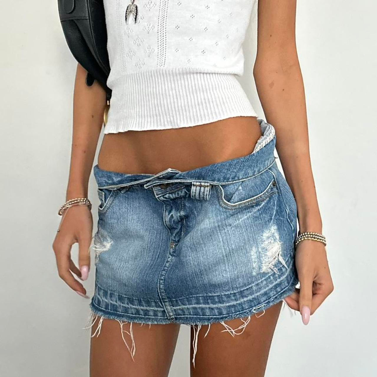 Vintage 2000’s blue denim mini skirt