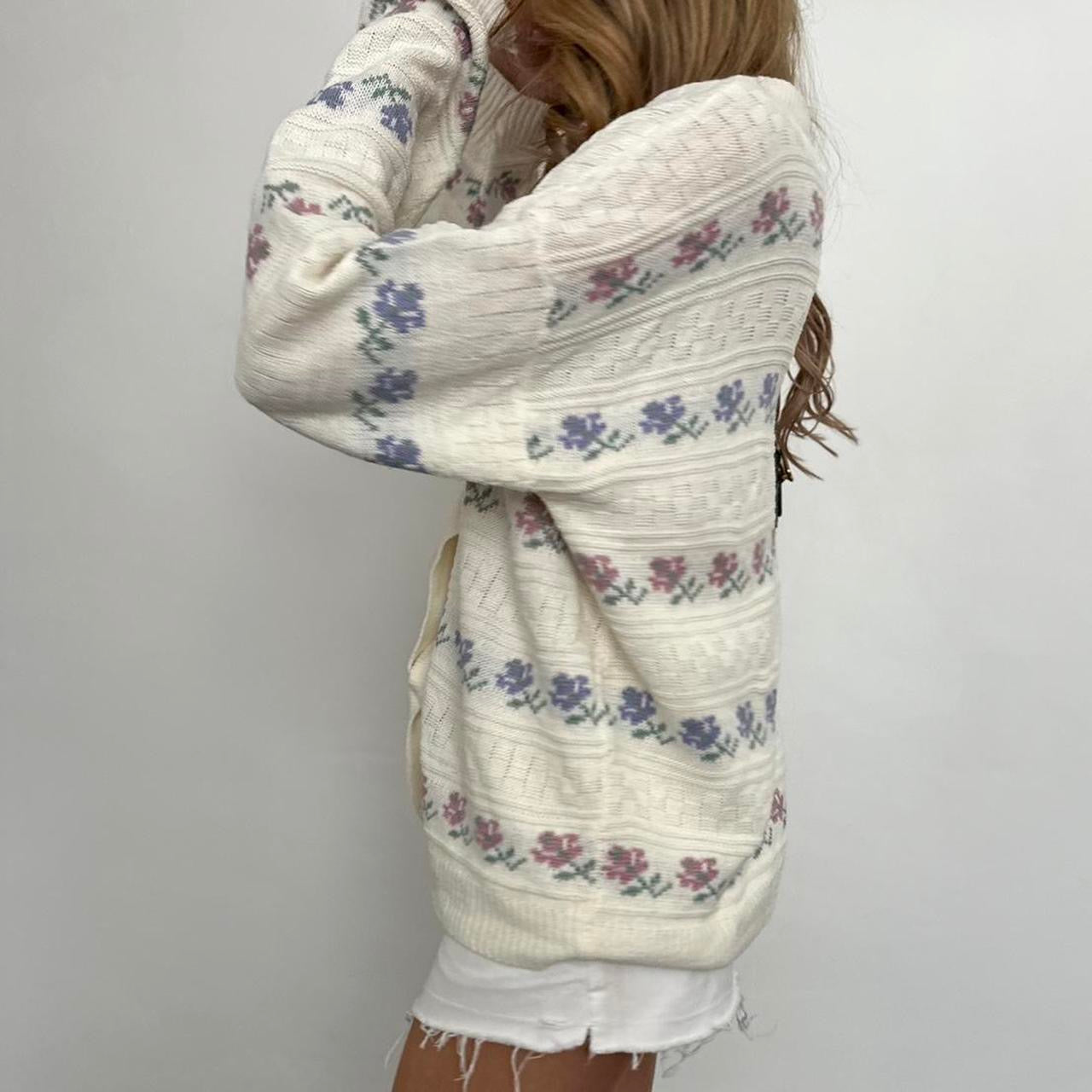 Vintage 90’s floral knit cardigan