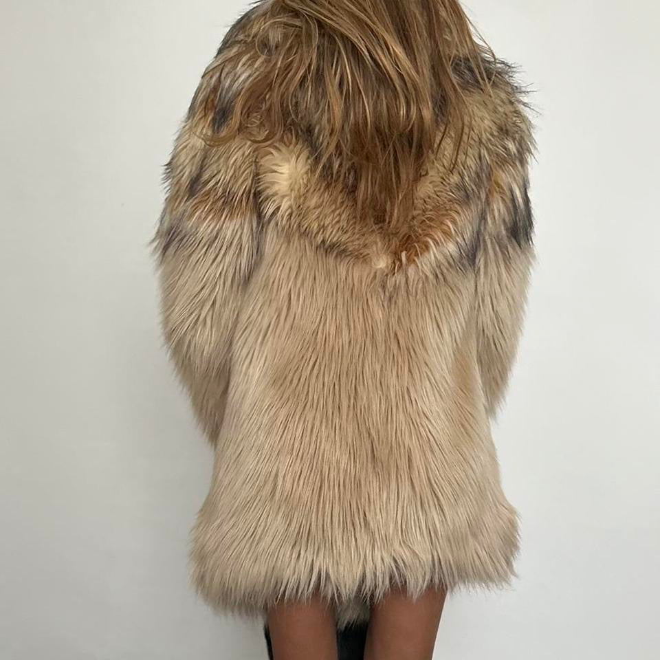 Vintage 2000’s faux fur light brown jacket