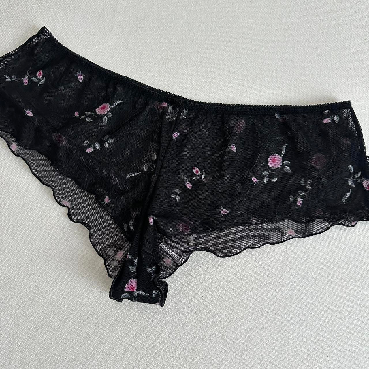 Vintage 90’s black and pink floral shorts