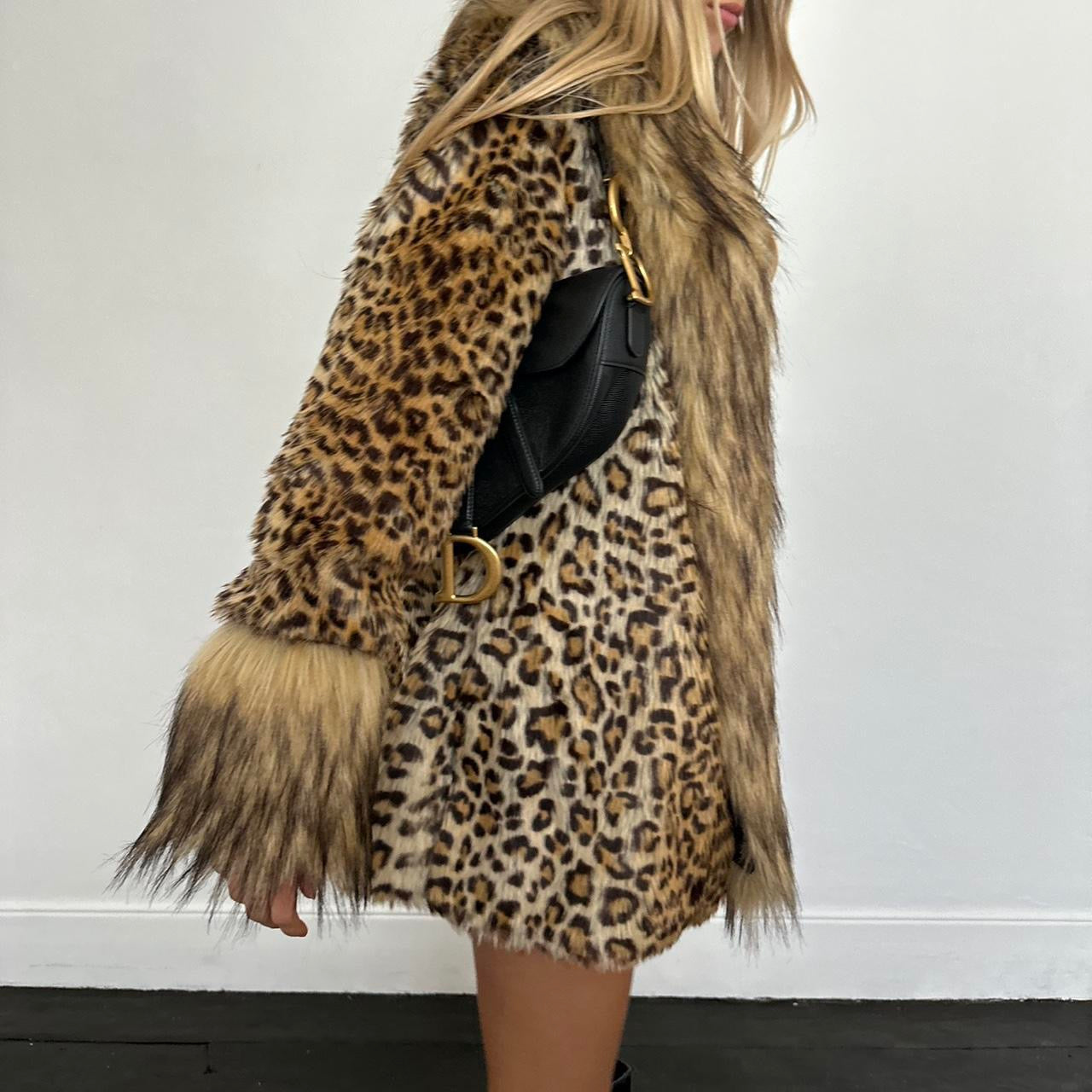 Vintage 2000’s faux fur leopard jacket