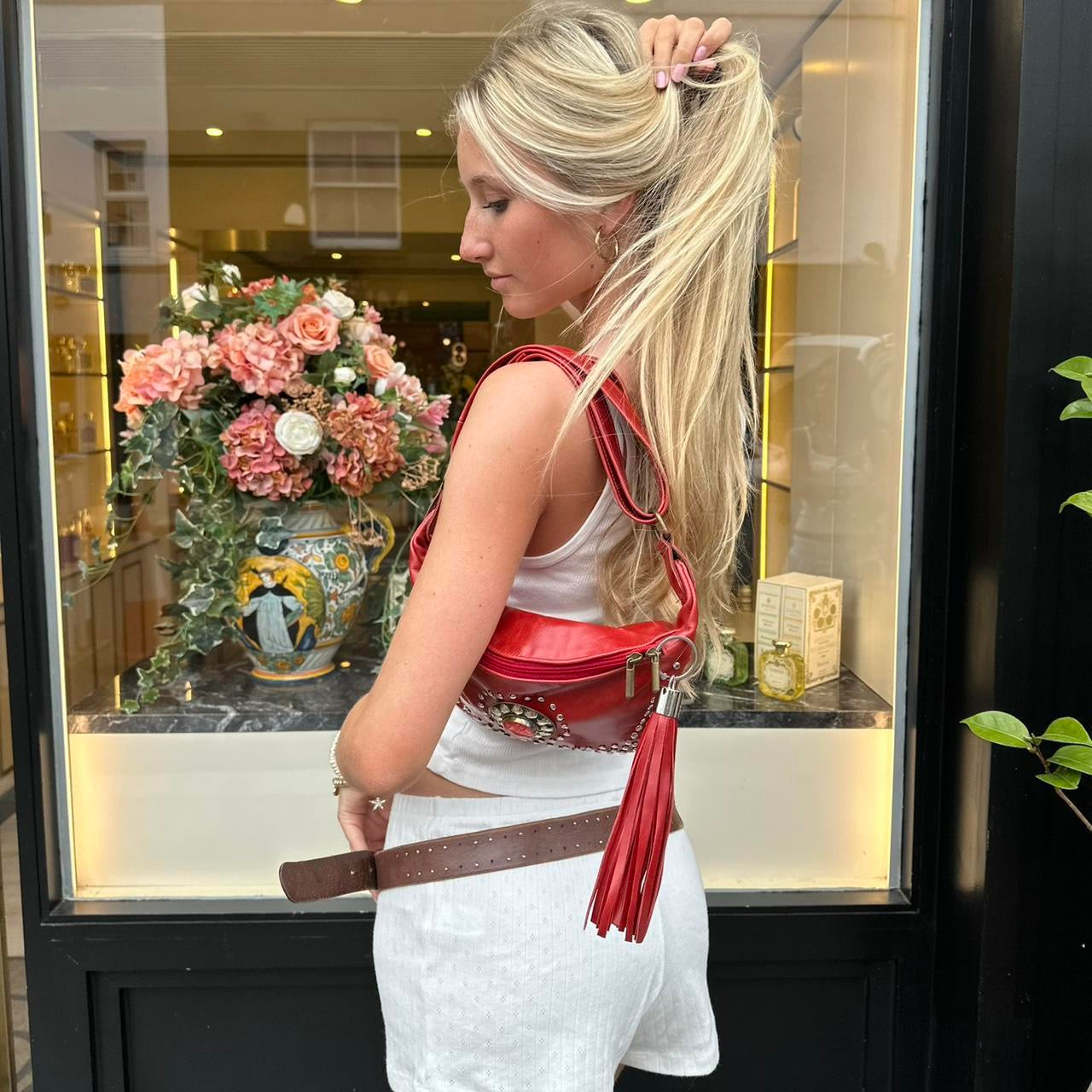 Vintage red leather studded shoulder bag 🍒🍓