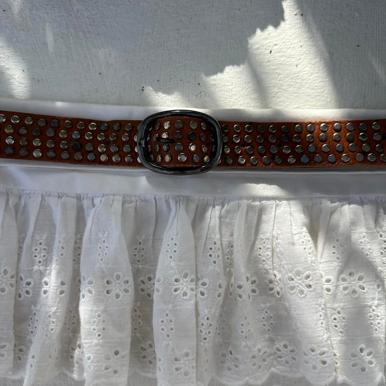 Vintage 90’s leather studded belt 🌺