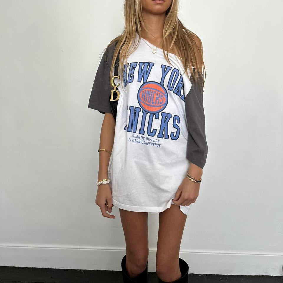 Vintage 90’s New York Knicks off the shoulder tee