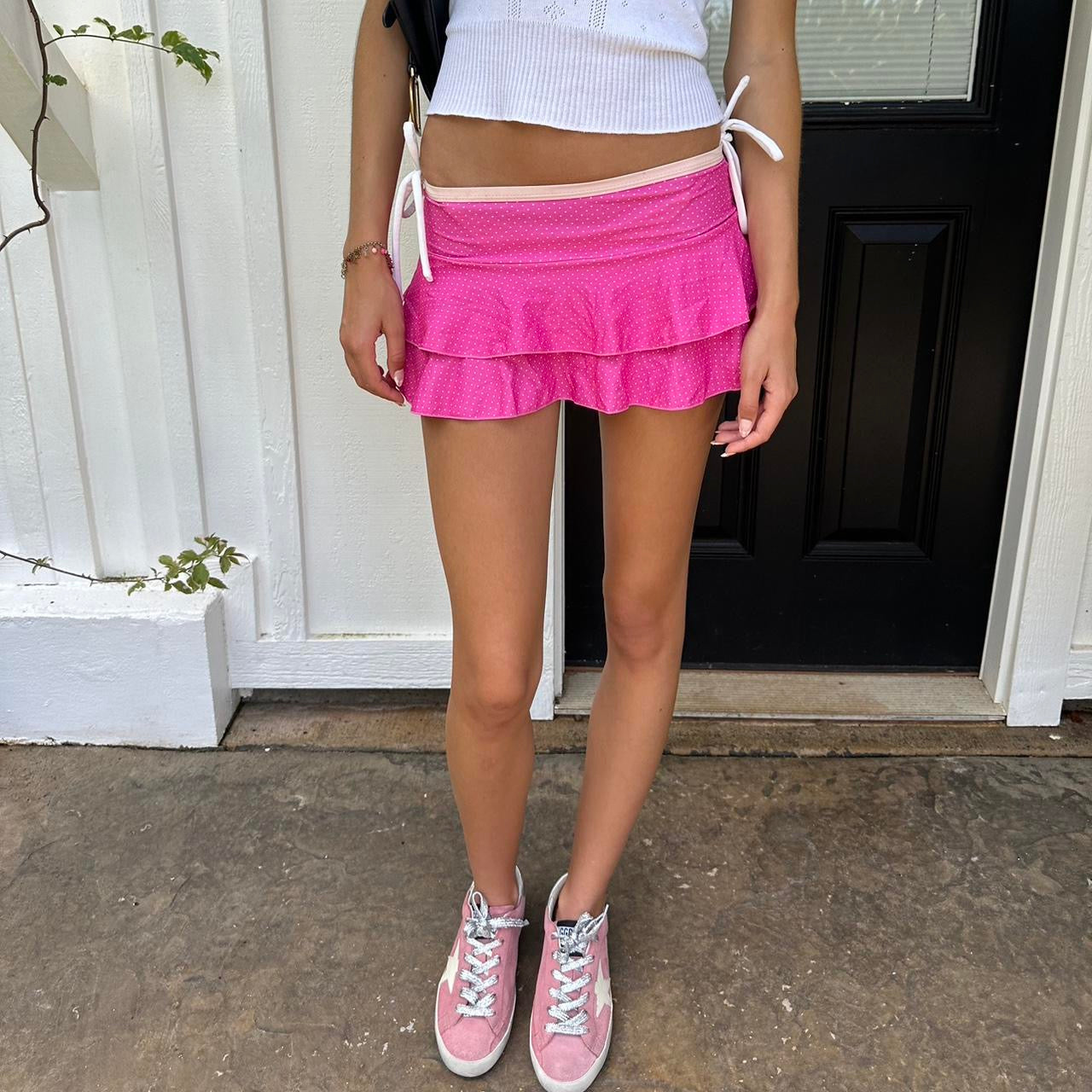 Vintage 90’s pink ruffle mini skirt
