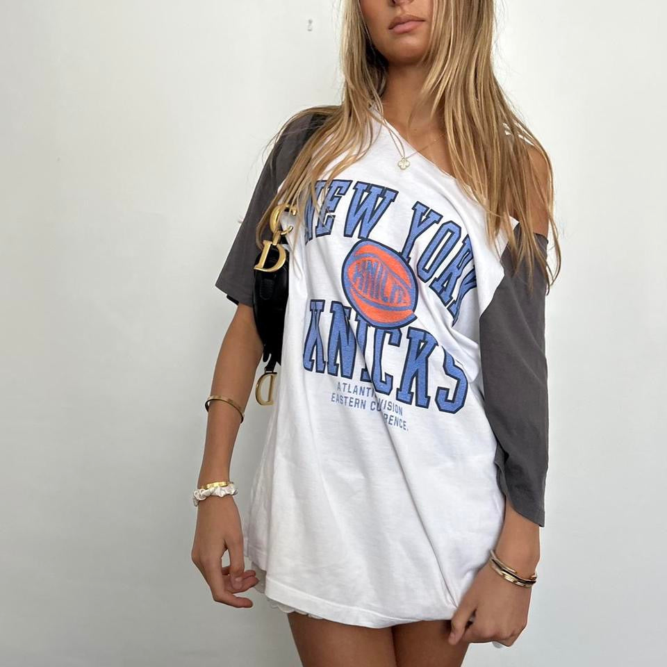 Vintage 90’s New York Knicks off the shoulder tee