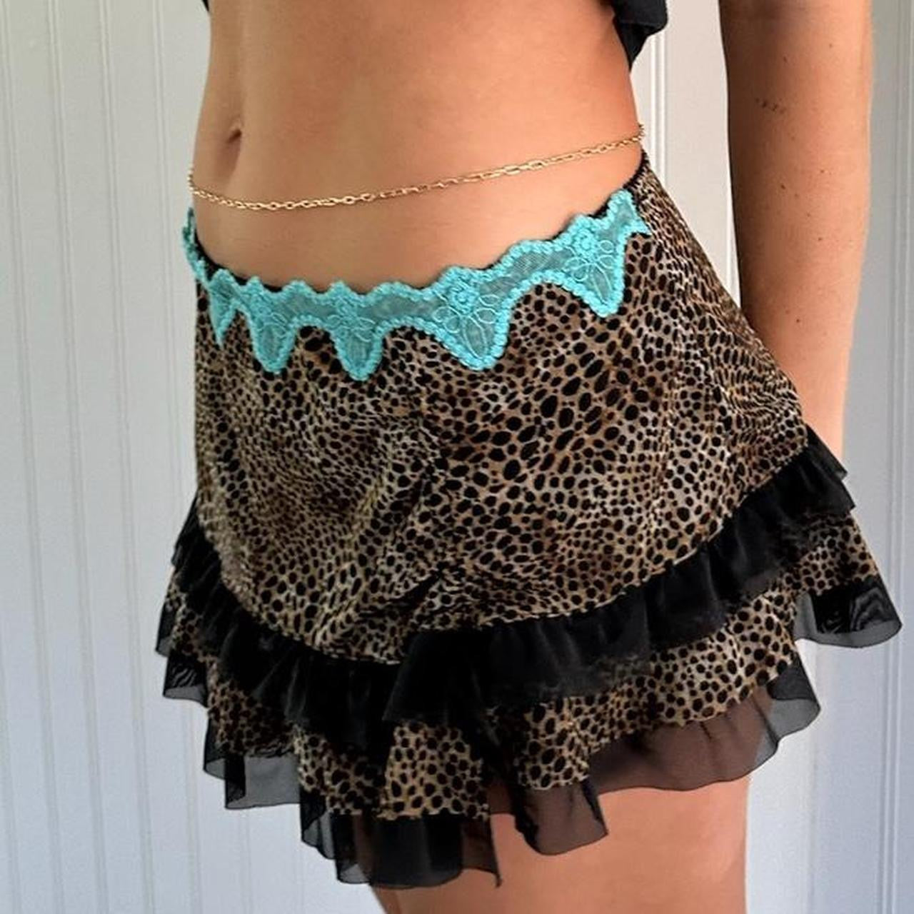 Vintage early 2000s leopard print mini skirt blue