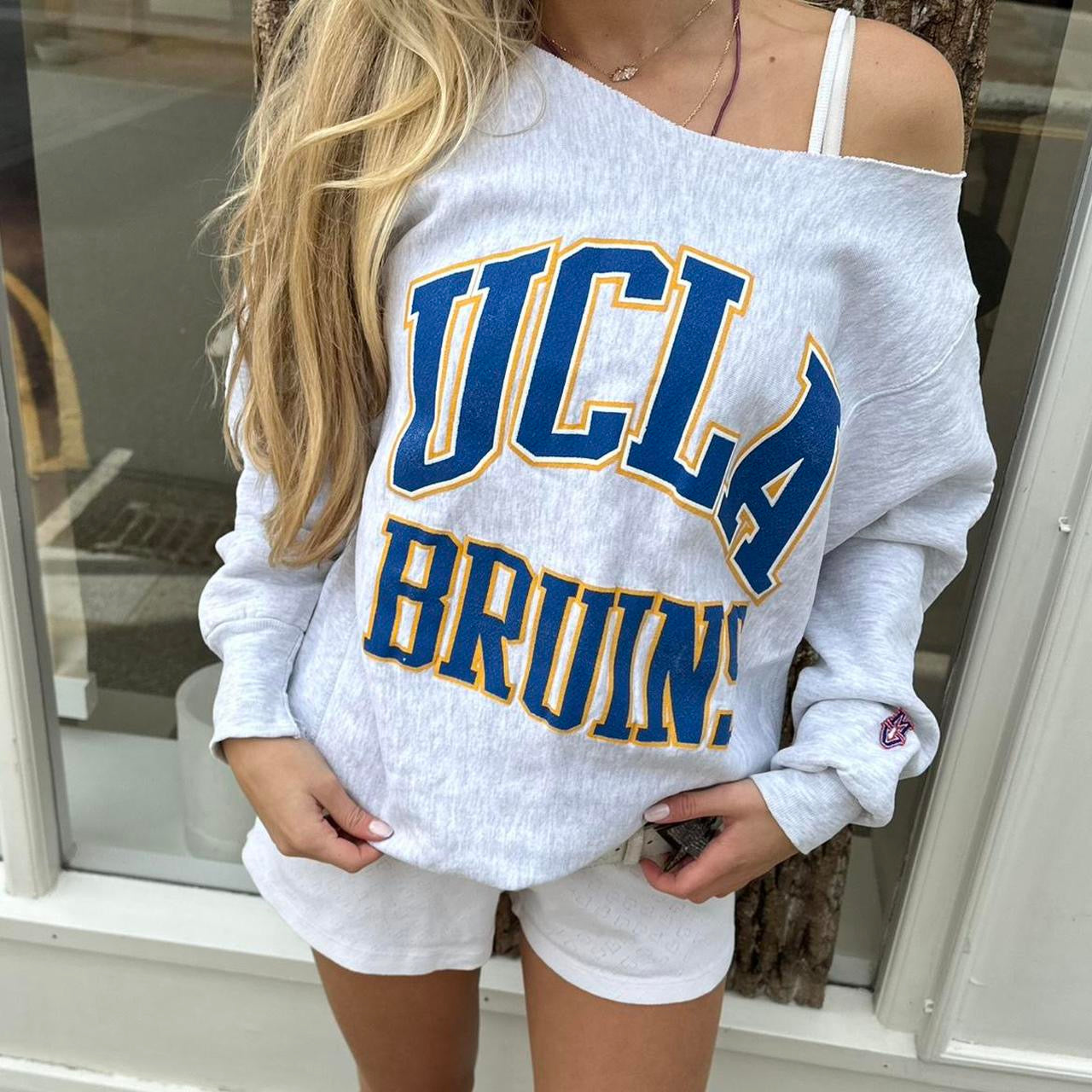 Vintage 2000’s UCLA BRUINS off the shoulder sweatshirt