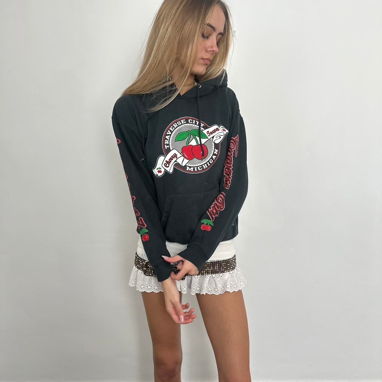 Vintage 90’s Cherry black hoodie