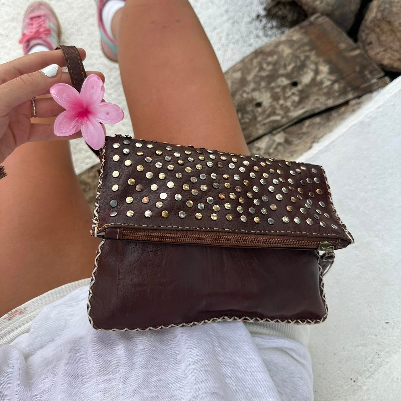 Vintage brown leather studded bag 🌙