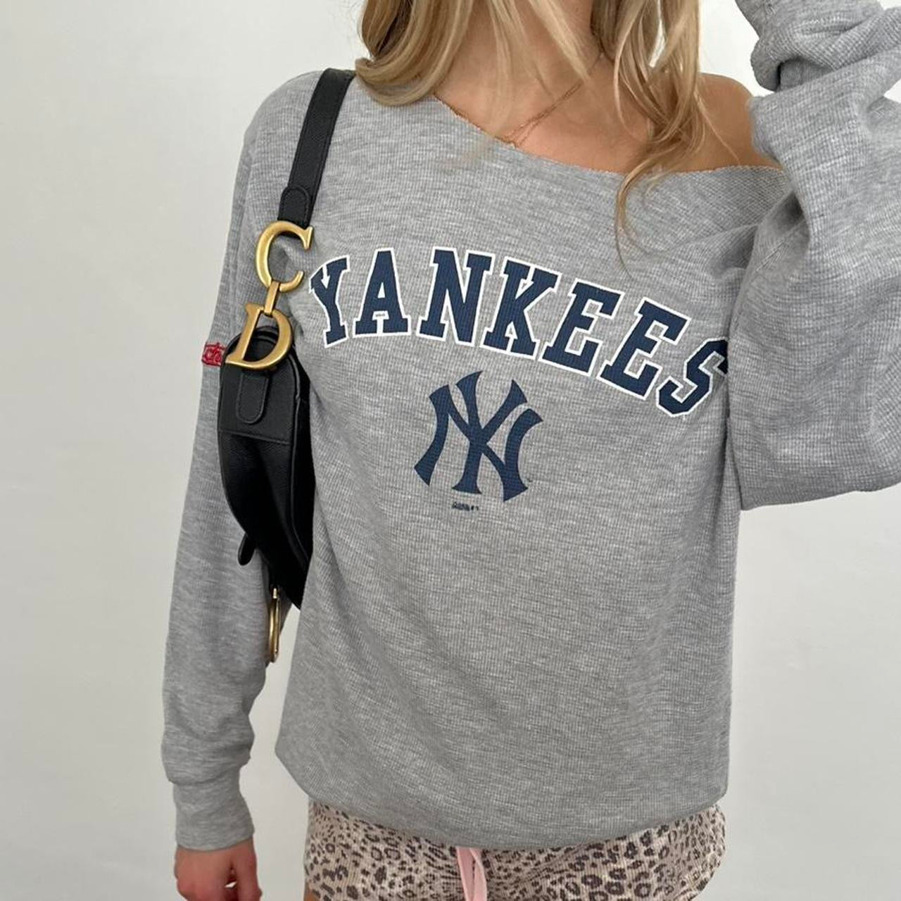 Vintage New York Yankees baseball long sleeve grey top