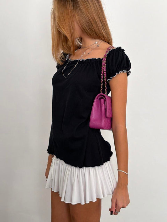 Vintage 00’s black ruffle top