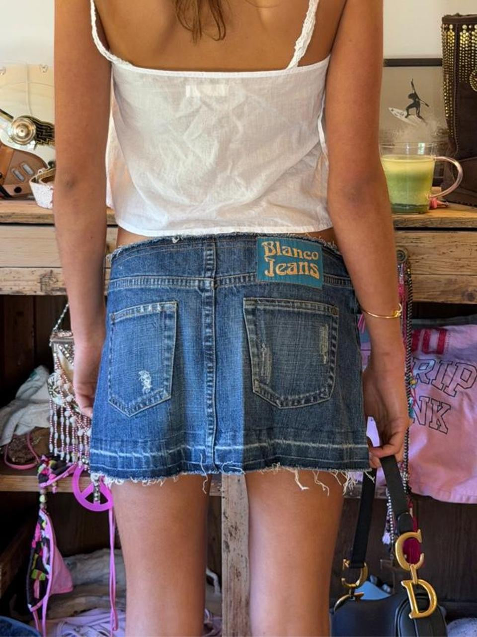 Vintage 00’s embroidered flower denim skirt