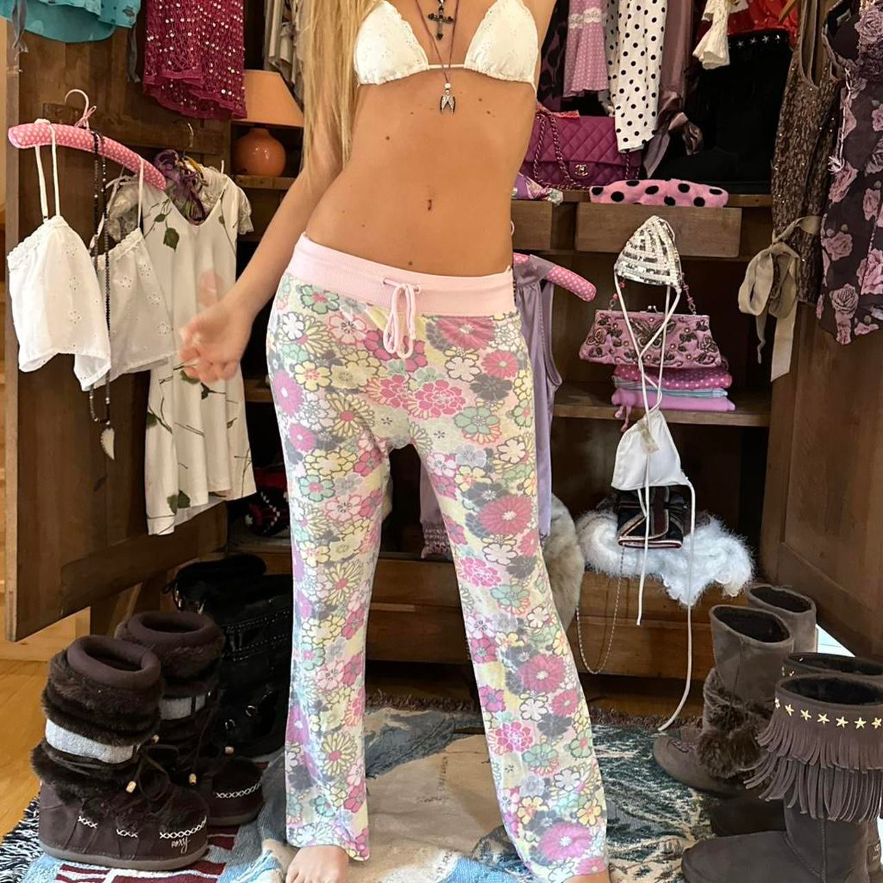 Vintage 2000’s floral sweatpants