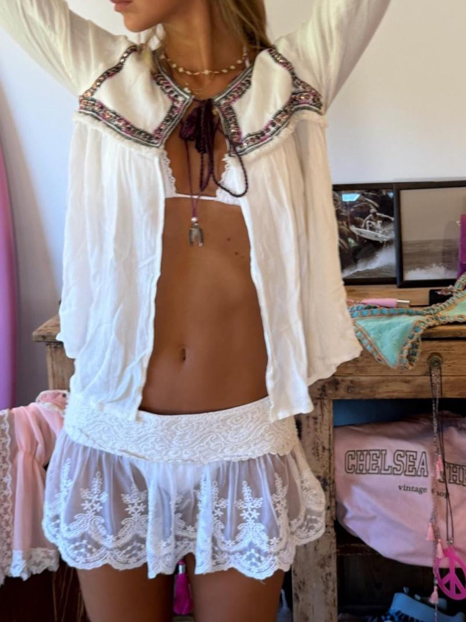 Vintage 00’s white boho long sleeve tie up top