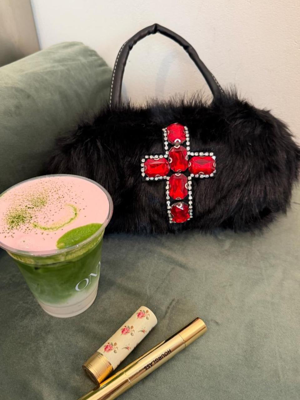 Vintage 00’s cross fluffy bag