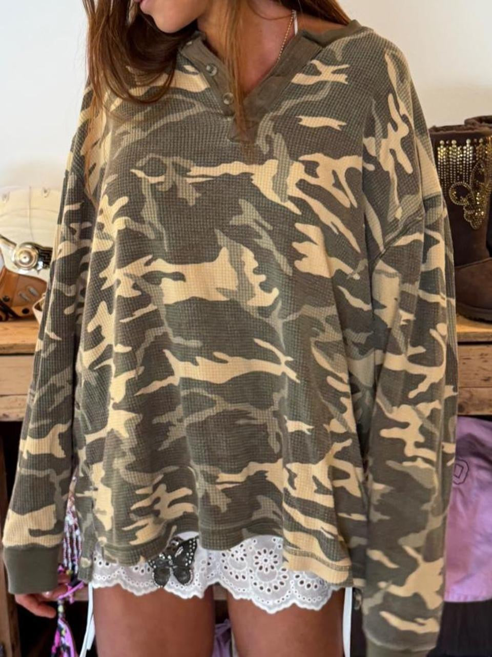 Vintage 00’s camouflage long sleeve top