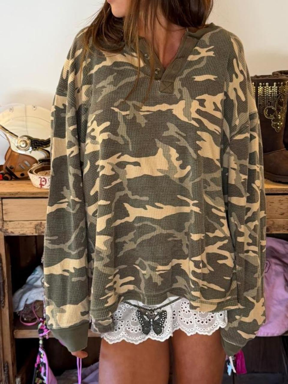 Vintage 00’s camouflage long sleeve top