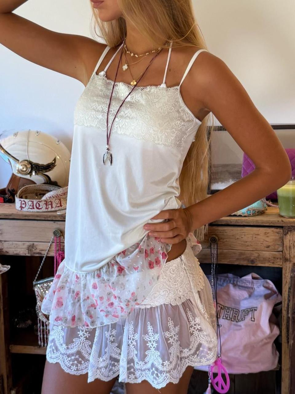 Vintage 00’s white lace trim cami top